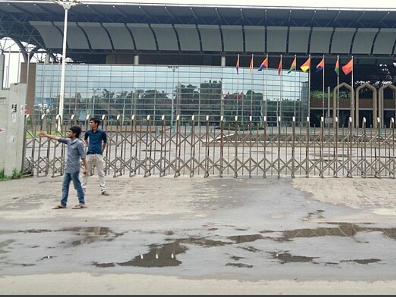 Volunteers working together