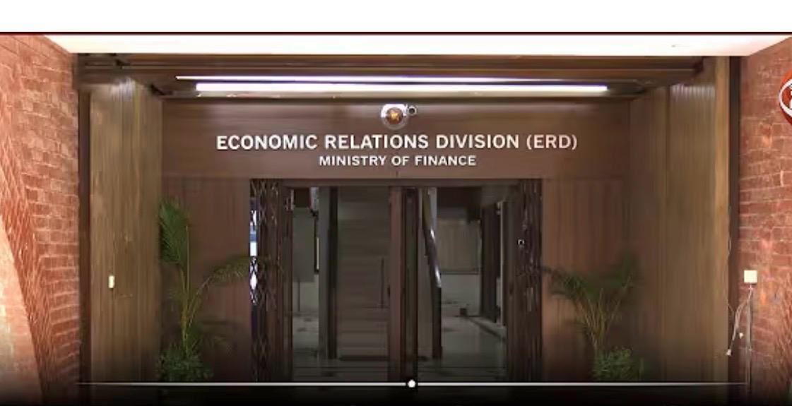 Volunteers working together