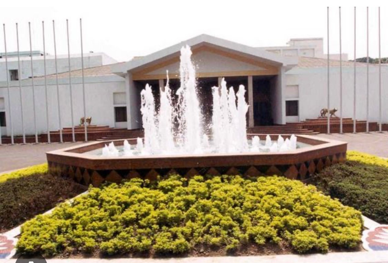 Volunteers working together